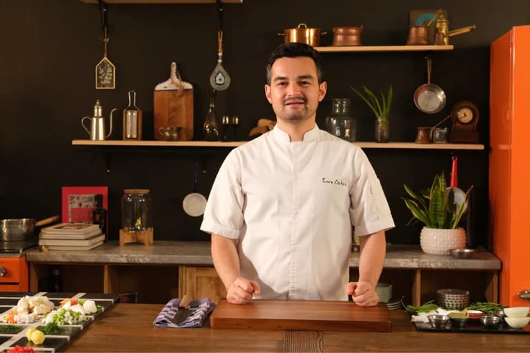 Öğr. Gör. Emre Öztürk